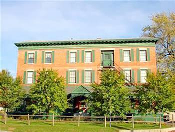 Rogues Harbor Inn Lansing ภายนอก รูปภาพ